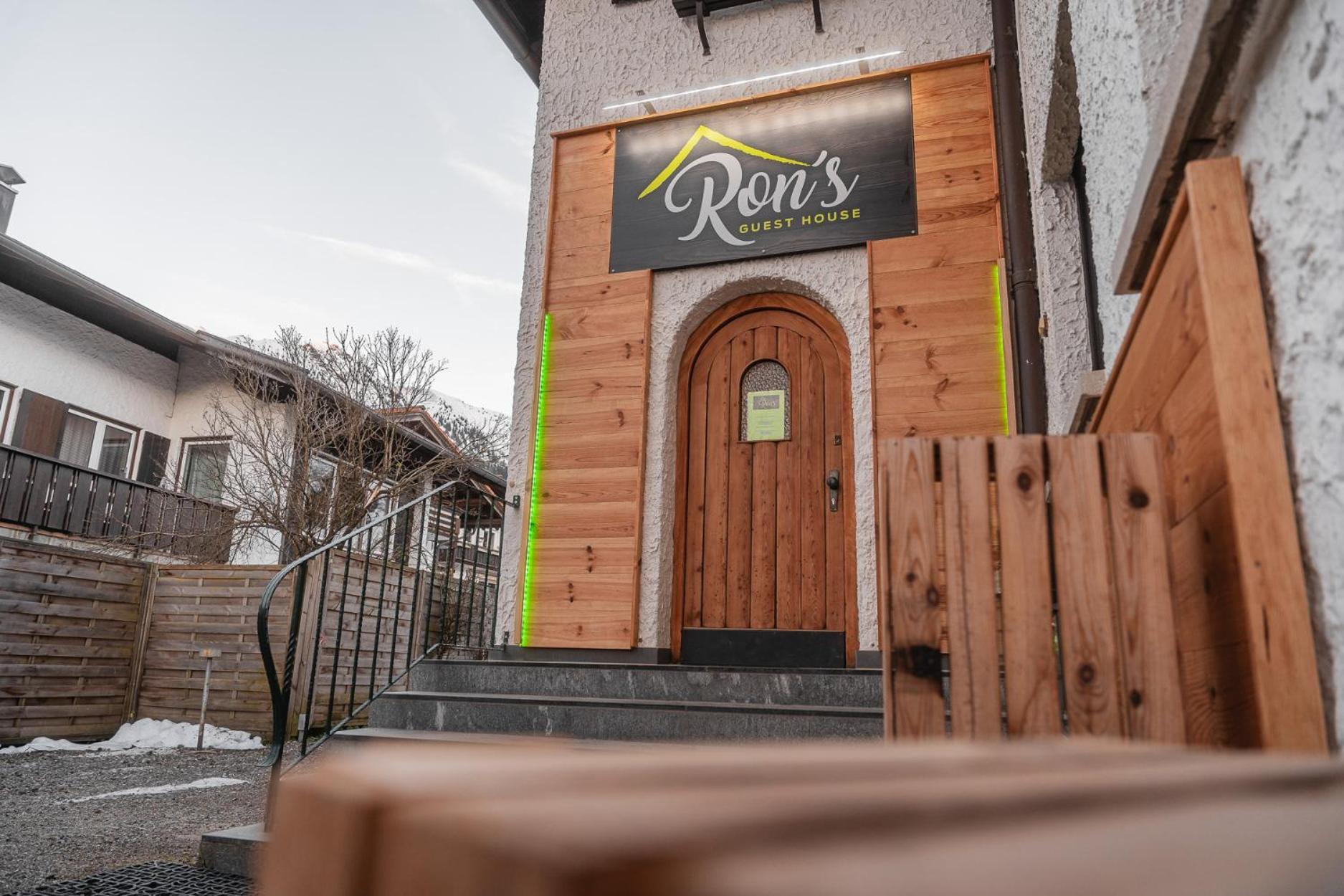 Hostel - Ron'S Guesthouse Oberstdorf Exteriér fotografie